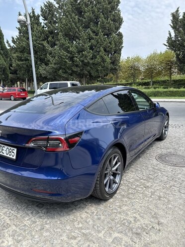 Tesla Model 3-5