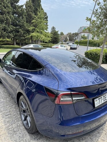 Tesla Model 3-6