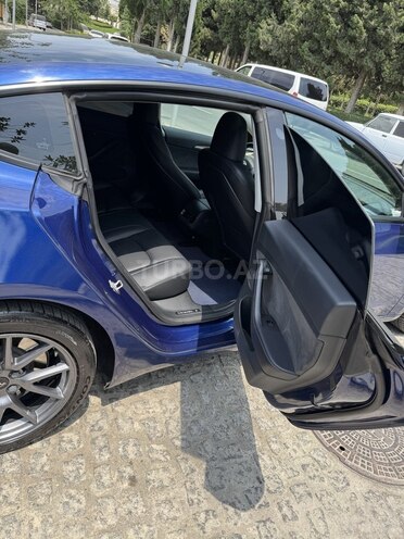 Tesla Model 3-12
