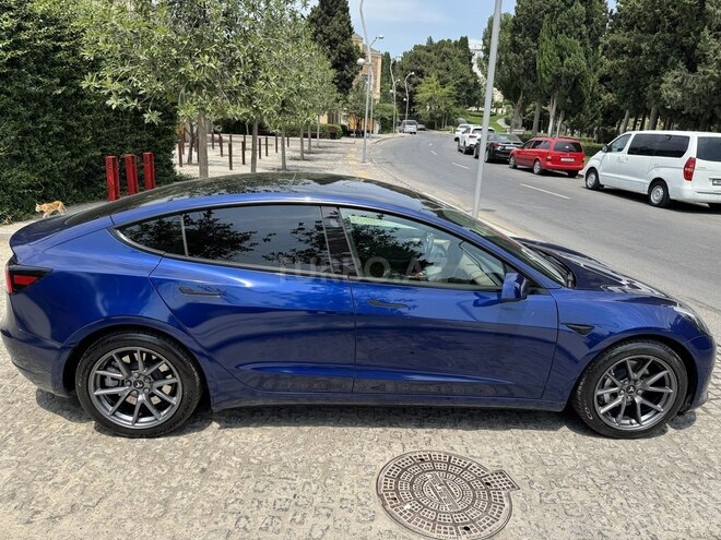 Tesla Model 3-8