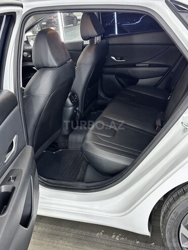 Hyundai Elantra 2024, 10,200 km - 1.5 л - Bakı