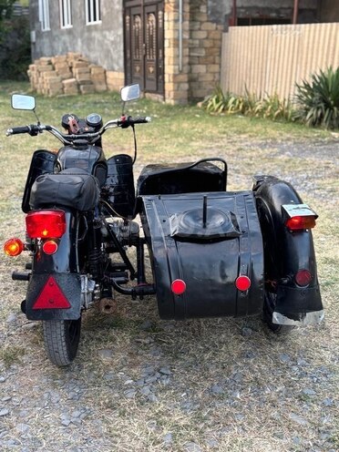 Ural  1982, 5,000 km - 0.6 l - Qax