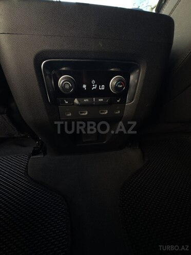 Chevrolet Tahoe 2023, 28,658 km - 5.3 l - Bakı