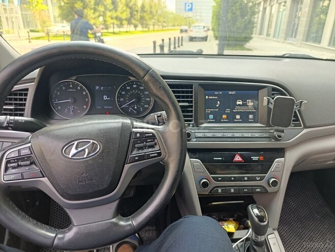 Hyundai Elantra 2017, 261,000 km - 1.6 l - Bakı