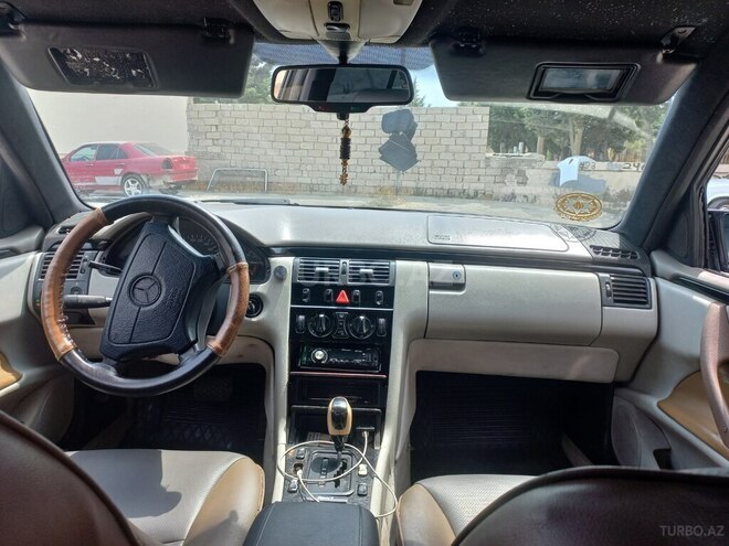Mercedes E 220 d 1995, 835,000 km - 2.2 l - Bakı