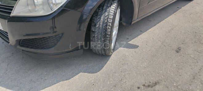 Opel Astra 2009, 400,000 km - 1.3 l - Şabran