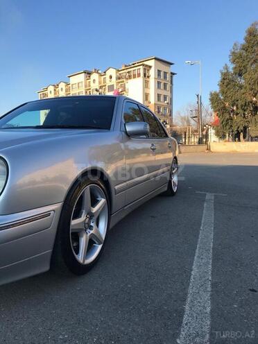 Mercedes E 320 1999, 307,000 km - 3.2 l - Bakı