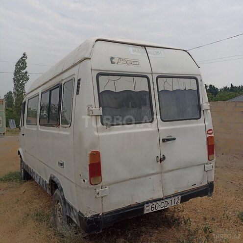 Mercedes Sprinter 208 1993, 300,000 km - 2.3 l - Tovuz