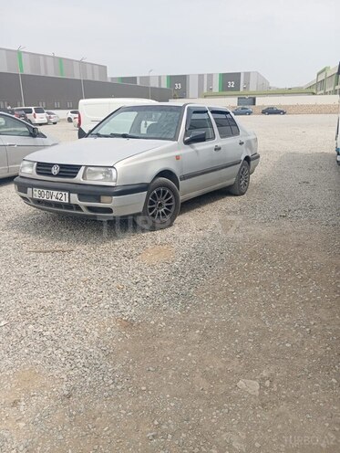 Volkswagen Vento 1994, 166,000 km - 1.8 л - Bakı