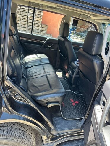 Mitsubishi Pajero 2007, 103,445 km - 3.0 l - Quba