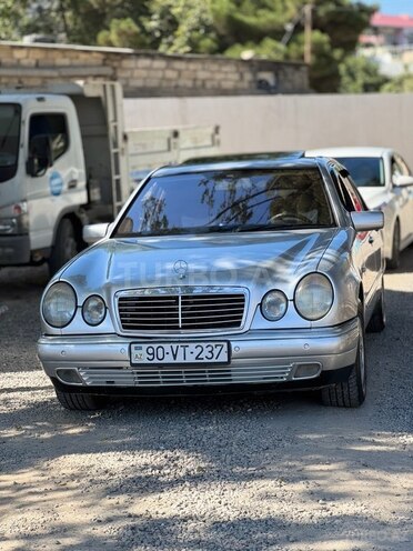 Mercedes E 240 1997, 253,680 km - 2.4 l - Bakı