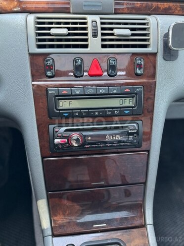 Mercedes E 240 1997, 253,680 km - 2.4 l - Bakı