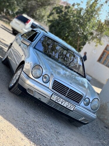 Mercedes E 240 1997, 253,680 km - 2.4 l - Bakı