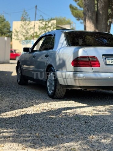 Mercedes E 240 1997, 253,680 km - 2.4 l - Bakı