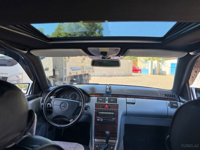Mercedes E 240 1997, 253,680 km - 2.4 l - Bakı