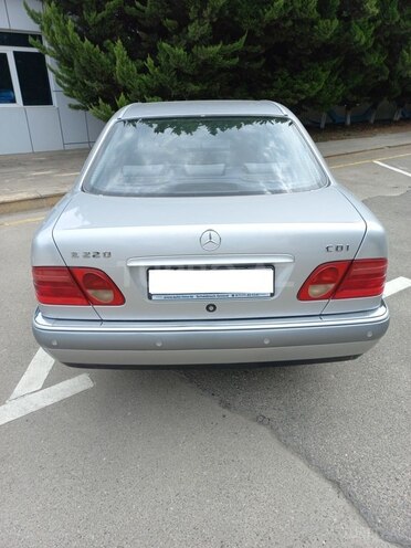 Mercedes E 200 1998, 259,400 km - 2.2 l - Xaçmaz
