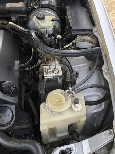 Mercedes E 280 2000, 898,007 km - 2.8 л - Gəncə