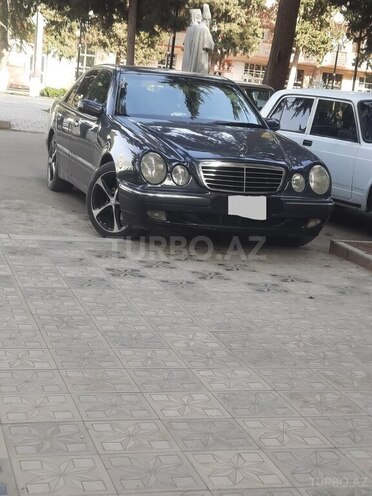 Mercedes E 240 1999, 334,000 km - 2.4 l - Qazax