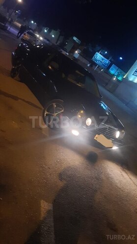 Mercedes E 240 1999, 334,000 km - 2.4 l - Qazax