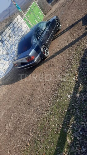 Mercedes E 240 1999, 334,000 km - 2.4 l - Qazax