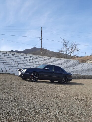 Mercedes E 240 1999, 334,000 km - 2.4 l - Qazax
