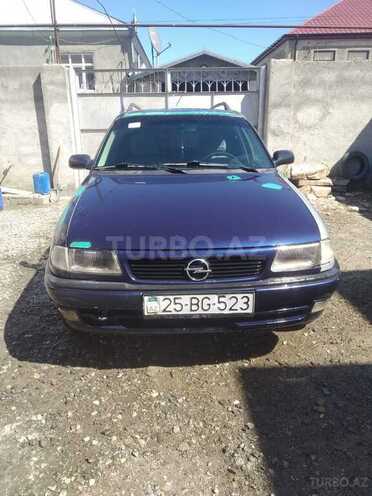 Opel Astra 1999, 300,000 km - 1.6 l - Quba