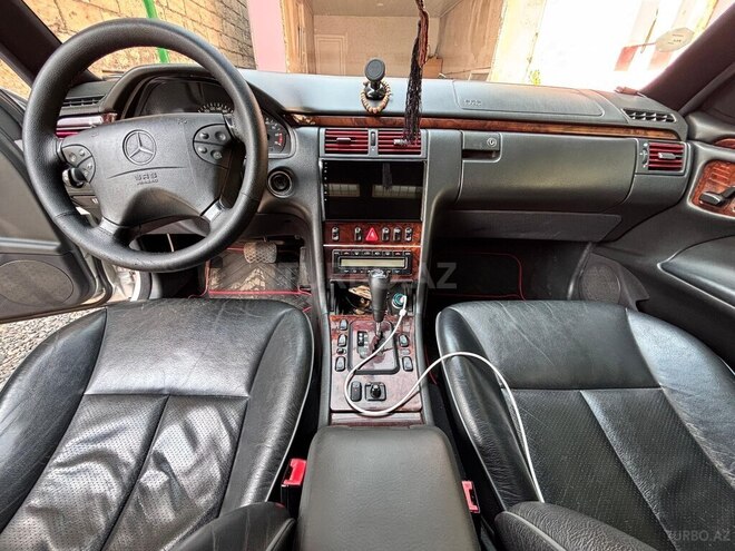 Mercedes E 240 2001, 365,000 km - 2.4 l - Bakı