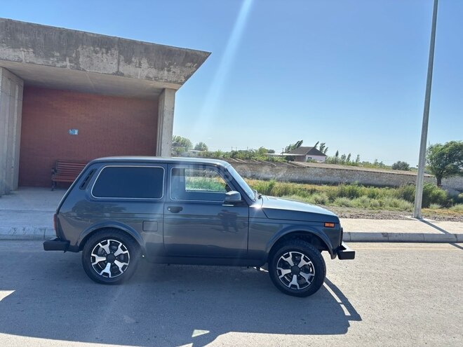 LADA (VAZ) Niva 2019, 126,000 km - 1.7 л - Salyan