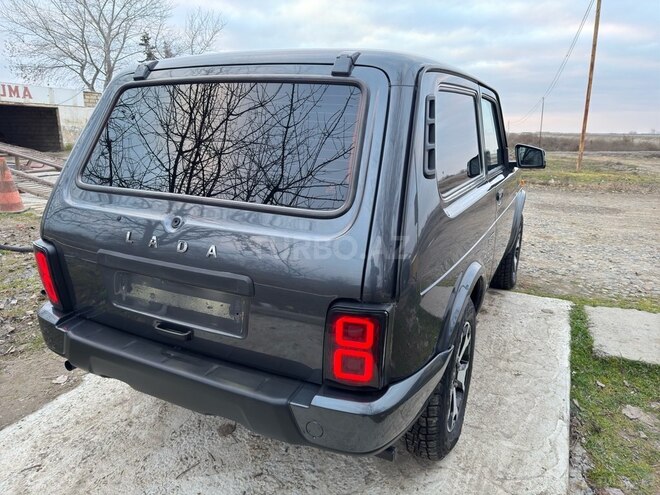 LADA (VAZ) Niva 2019, 126,000 km - 1.7 л - Salyan