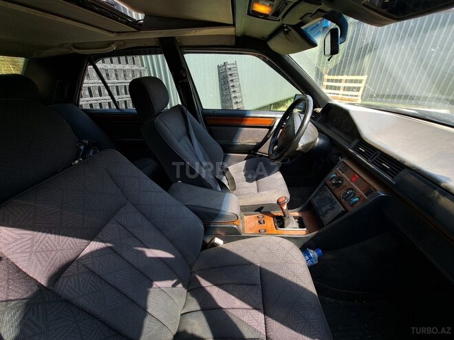 Mercedes E 250 1994, 97,674 km - 2.5 л - Lənkəran