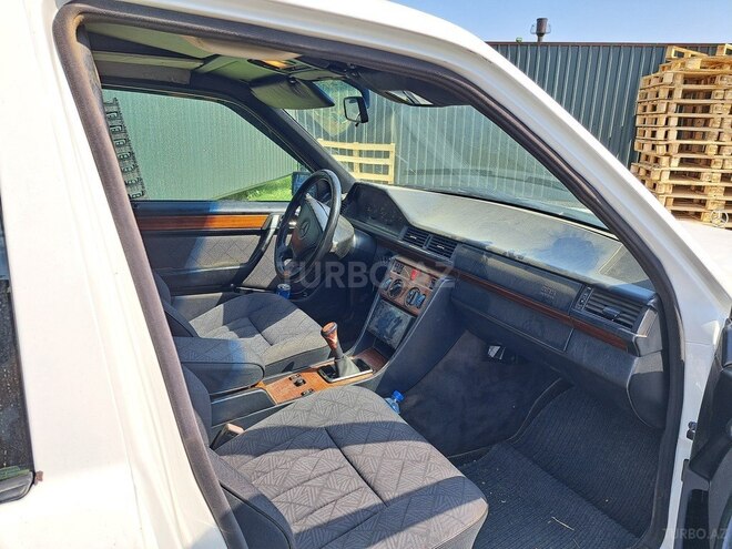 Mercedes E 250 1994, 97,674 km - 2.5 л - Lənkəran