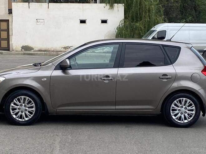 Kia Ceed 2009, 250,000 km - 1.4 л - Gəncə