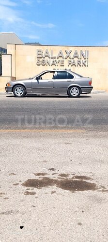 BMW 320-19