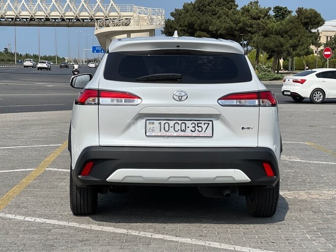 Toyota Corolla Cross 2025, 8,000 km - 2.0 л - Bakı