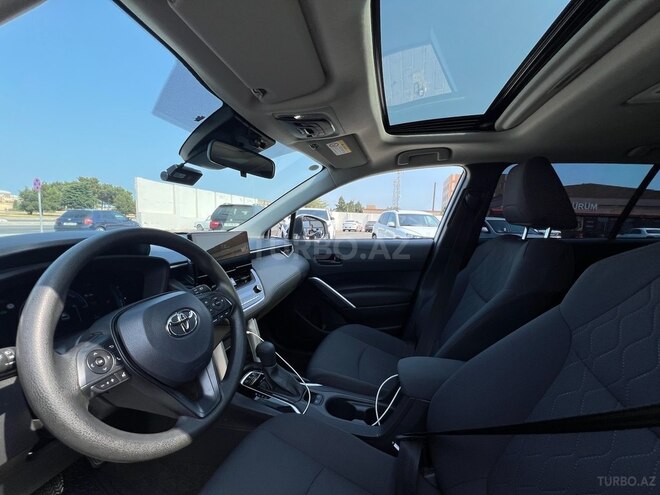 Toyota Corolla Cross 2025, 8,000 km - 2.0 л - Bakı