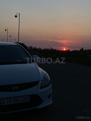 Hyundai i30 2010, 245,000 km - 1.4 л - Şirvan
