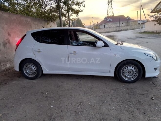 Hyundai i30 2010, 245,000 km - 1.4 л - Şirvan