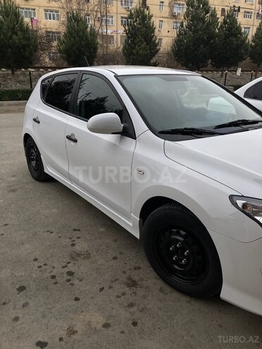 Hyundai i30 2010, 245,000 km - 1.4 л - Şirvan