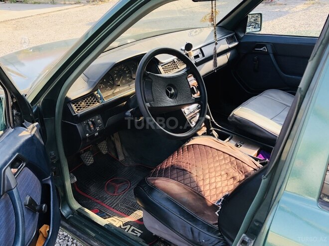 Mercedes E 200 1987, 142,741 km - 2.0 l - Bakı