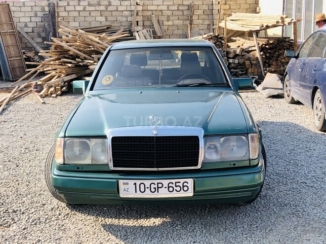Mercedes E 200 1987, 142,741 km - 2.0 l - Bakı