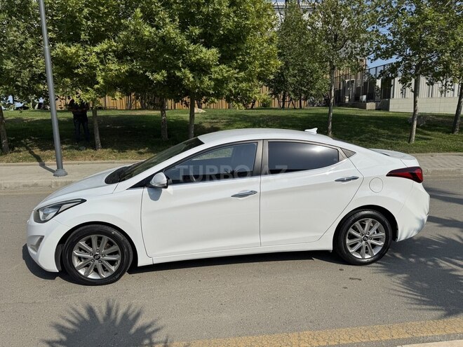 Hyundai Avante 2015, 173,800 km - 1.6 л - Bakı