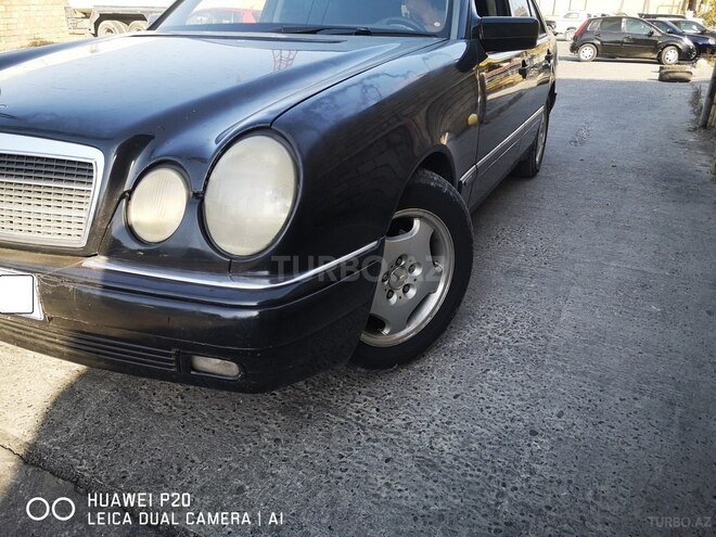 Mercedes E 200 1997, 425,324 km - 2.0 l - Bakı