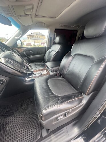 Nissan Patrol 2011, 189,000 km - 5.6 l - Bakı