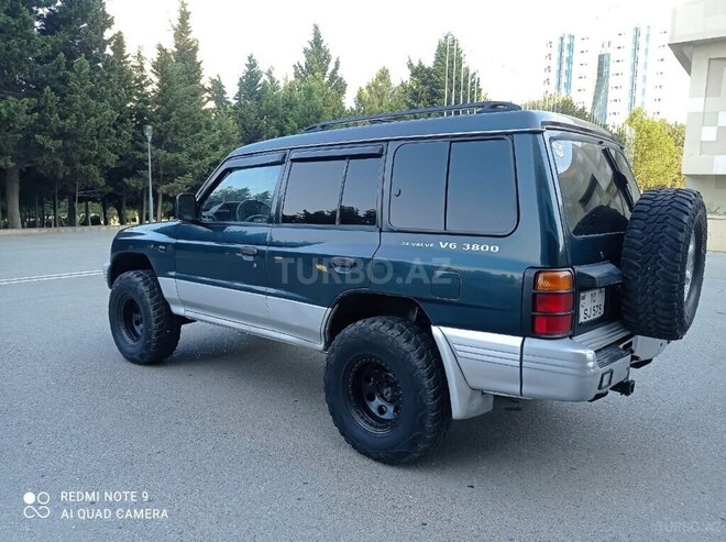 Mitsubishi Pajero 1999, 300,000 km - 2.8 l - Bakı