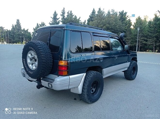 Mitsubishi Pajero 1999, 300,000 km - 2.8 l - Bakı