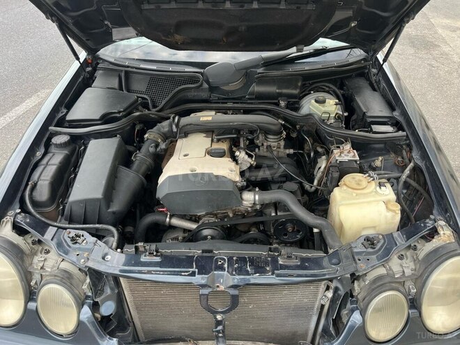 Mercedes E 200 1999, 258,909 km - 2.0 l - Bakı