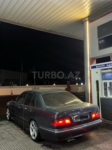 Mercedes E 200 1999, 258,909 km - 2.0 l - Bakı