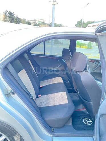 Mercedes E 220 d 2001, 398,000 km - 2.2 l - Bakı