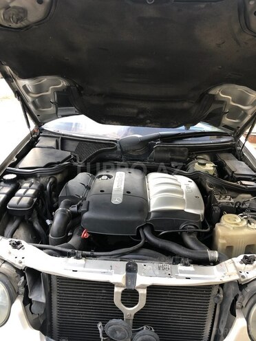 Mercedes E 220 d 2001, 398,000 km - 2.2 l - Bakı