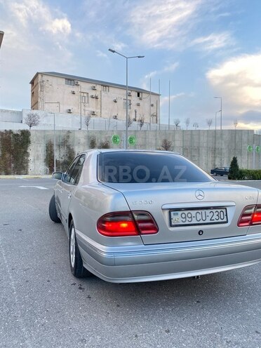 Mercedes E 220 d 2001, 398,000 km - 2.2 l - Bakı